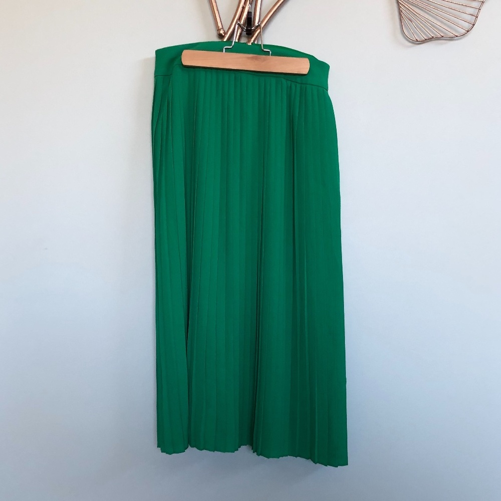 Size 0 Green JCREW Pleated Midi Skirt